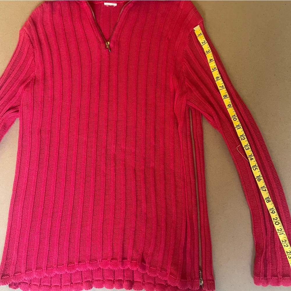 Ribbed Knit Scalloped Hem Longline Red Collared Sweater with Zipper Accents - Picture 3 of 7